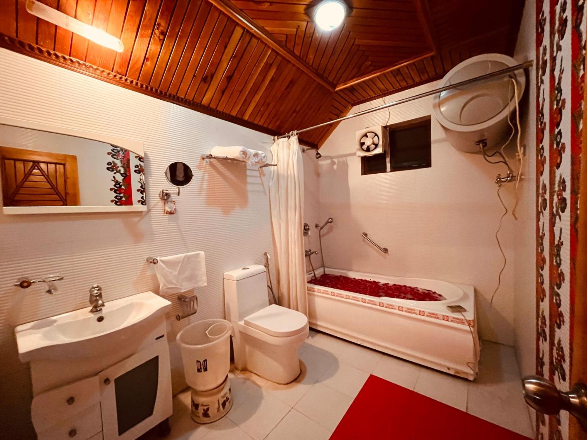Hotel Hill View, Mussoorie - Near Jw Marriott Mussoorie, M 77377-32479 Eksteriør billede