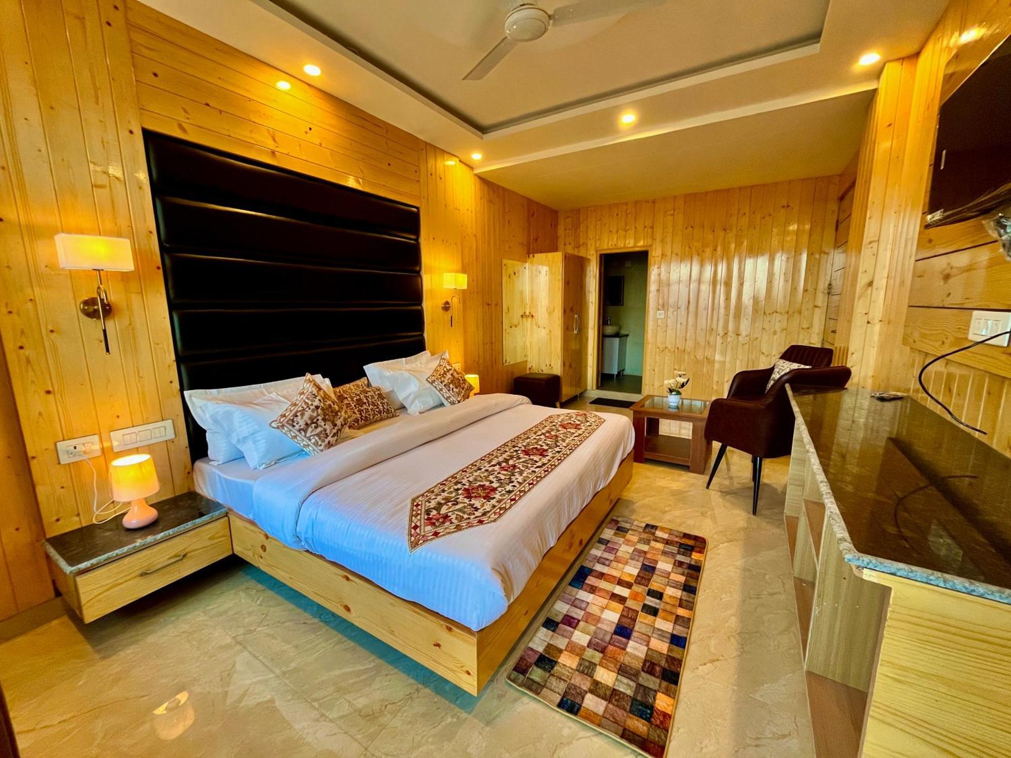 Hotel Hill View, Mussoorie - Near Jw Marriott Mussoorie, M 77377-32479 Eksteriør billede