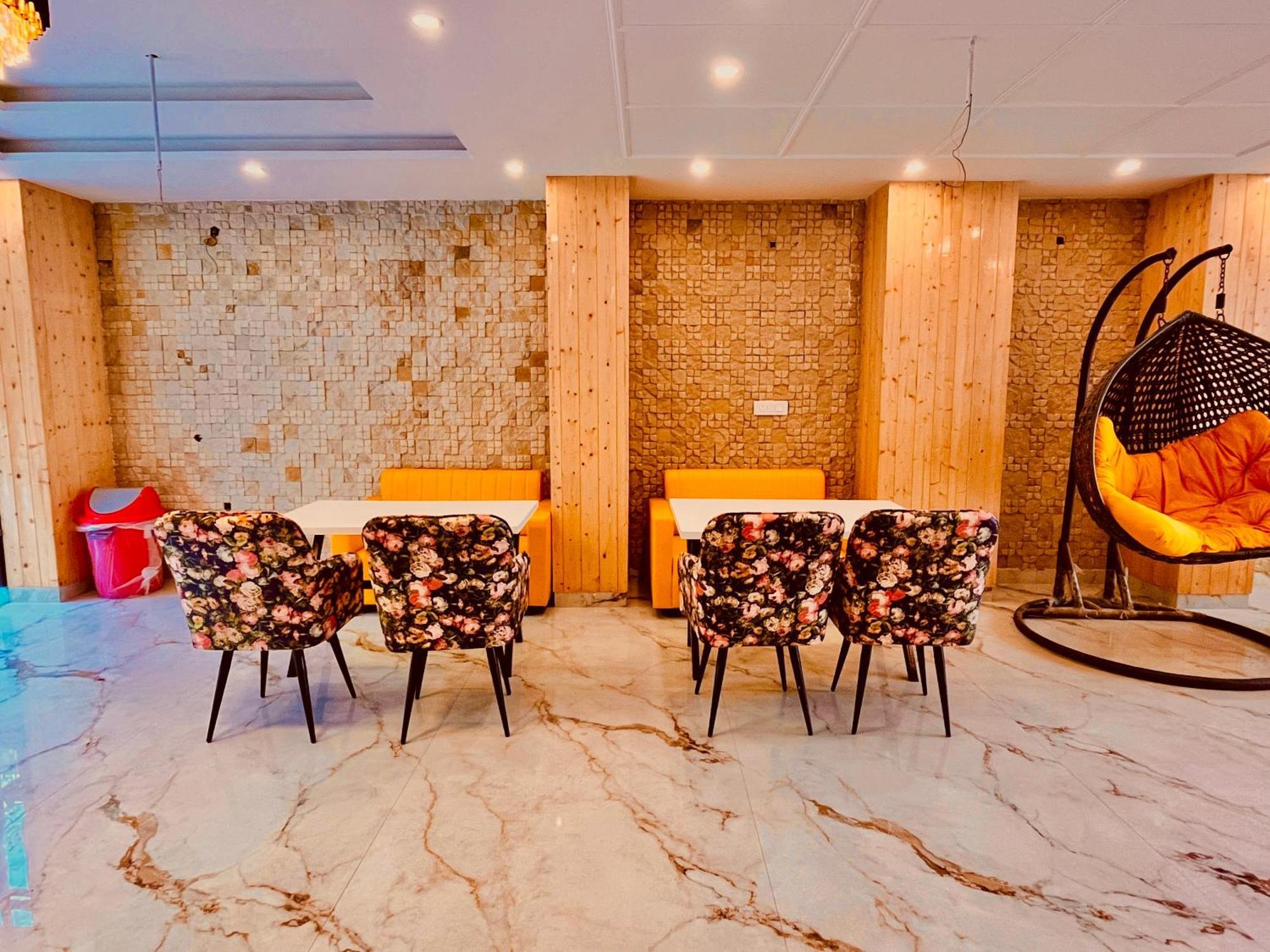 Hotel Hill View, Mussoorie - Near Jw Marriott Mussoorie, M 77377-32479 Eksteriør billede